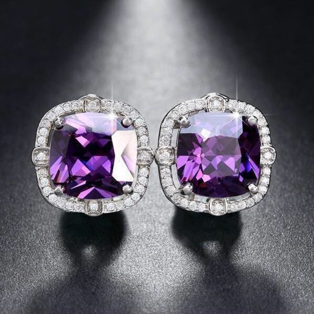 Large stud earrings - Picture 3 of 5